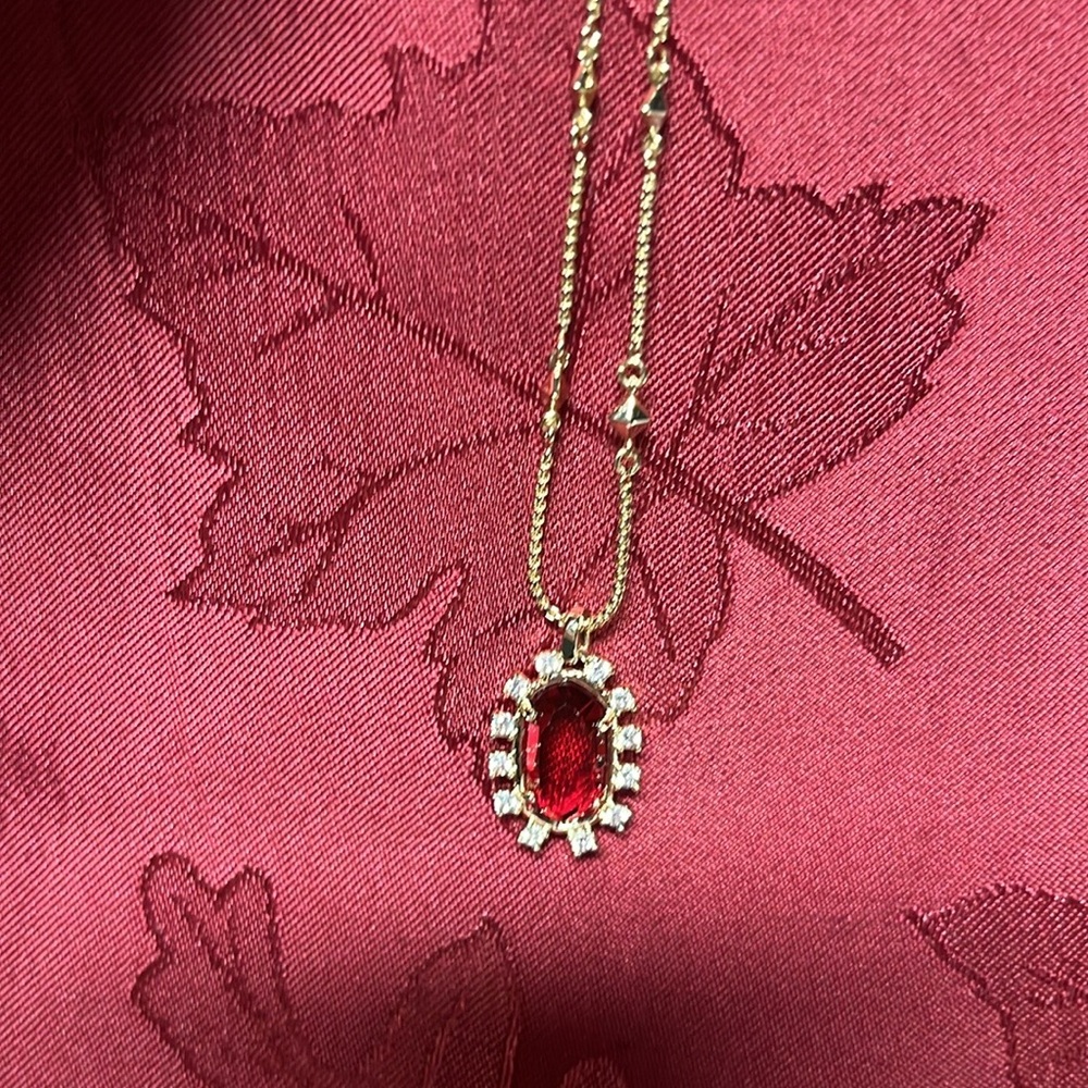 🎁 Kendra Scott Red Pendant set in gold plate